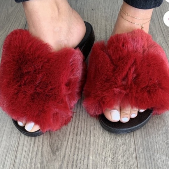 RED FLUFF FUR SLIDES - Picture 2 of 3